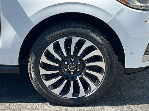 Certified 2022 Lincoln Navigator L Black Label image 10