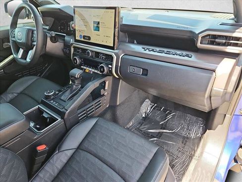 Certified 2025 Toyota Tacoma TRD Off-Road w/ TRD Off Road Premium Package AWD/4WD image 22