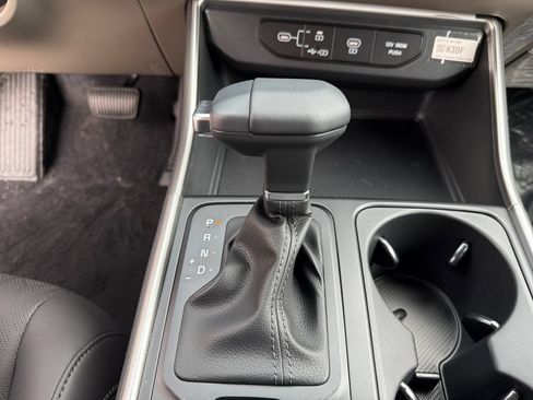 New 2026 Kia Carnival FWD image 19