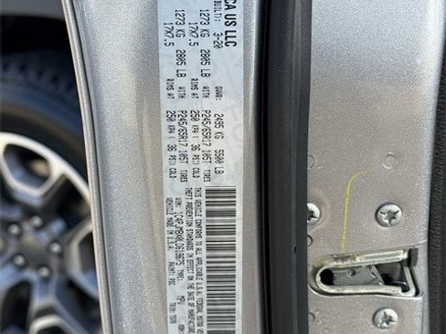 Used 2020 Jeep Cherokee Trailhawk w/ Comfort/Convenience Group image 35