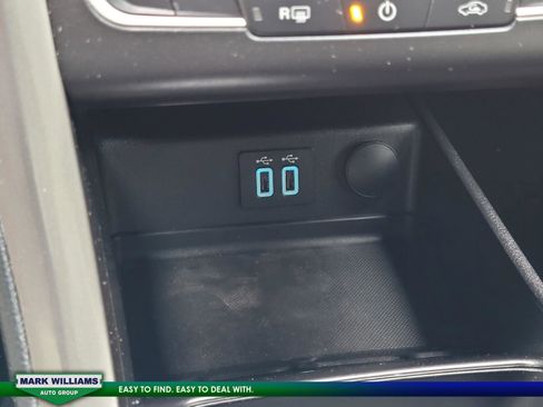 Used 2019 Ford Fusion SE image 24