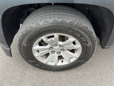 Used 2018 Chevrolet Colorado LT AWD/4WD image 12