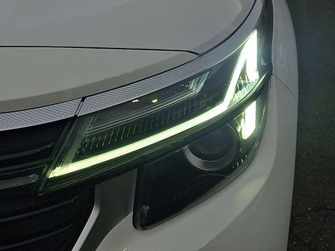 Certified 2024 Kia Seltos S image 9