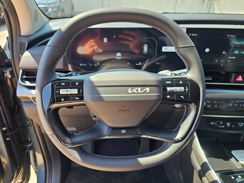 New 2027 Kia Carnival SX w/ Dark Edition Package FWD image 11