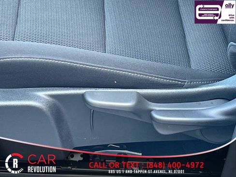 Used 2024 Chevrolet Colorado LT RWD image 15
