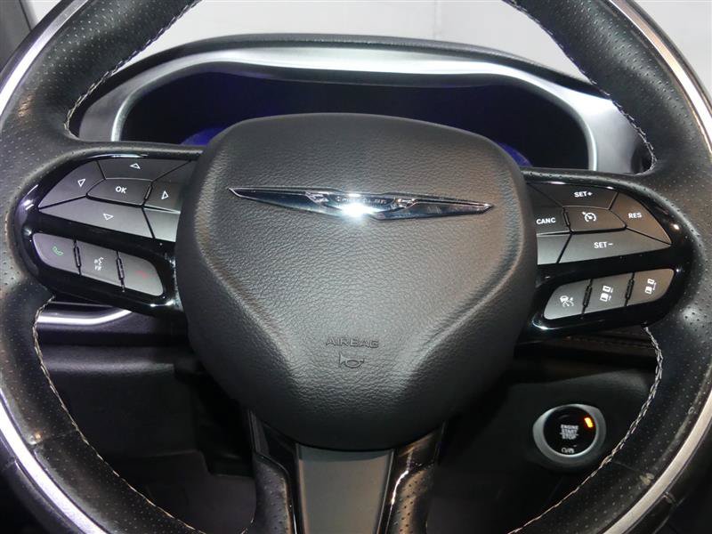 Used 2019 Chrysler Pacifica Limited w/ Advanced Safetytec Group FWD image 31