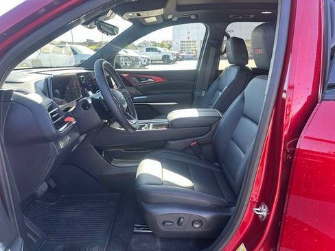 New 2026 Chevrolet Traverse Z71 w/ Enhanced Driving Package AWD/4WD image 2