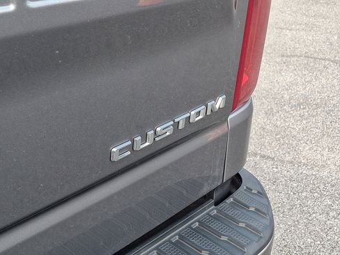 Used 2019 Chevrolet Silverado 1500 Custom w/ Custom Value Package image 17