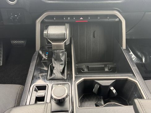 Used 2022 Toyota Tundra SR5 AWD/4WD image 11