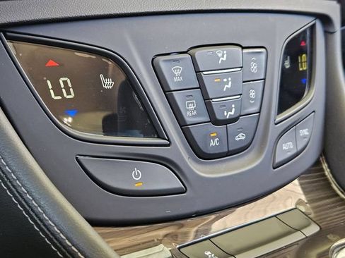 Used 2019 Buick Envision Essence AWD/4WD image 19