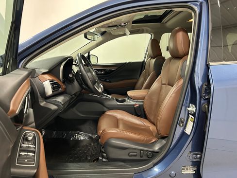 Used 2021 Subaru Outback Touring AWD/4WD image 4