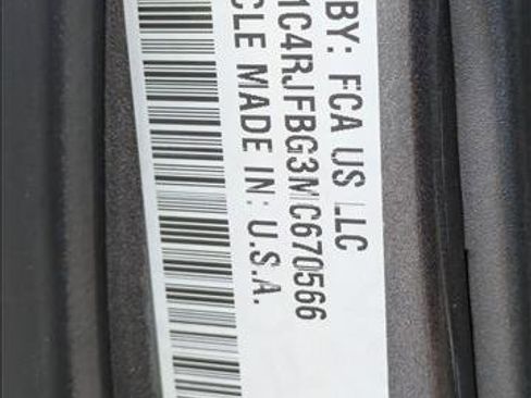 Used 2021 Jeep Grand Cherokee Limited w/ Sun & Sound Group image 24