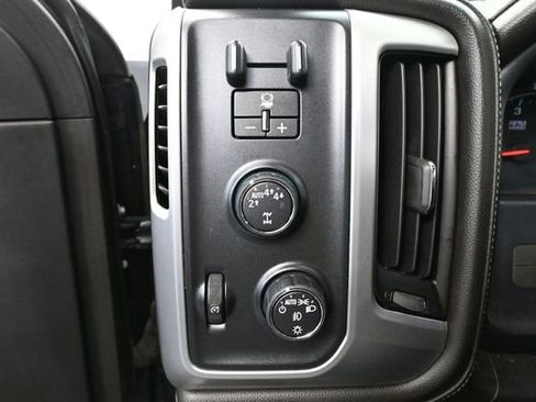 Used 2018 GMC Sierra 1500 SLT AWD/4WD image 37