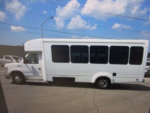 Used 2019 Ford E-450 and Econoline 450 Super Duty w/ Shuttle Bus Prep Package RWD image 1