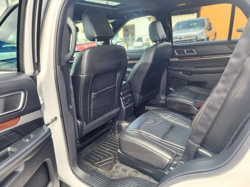Used 2018 Ford Explorer Platinum AWD/4WD image 26
