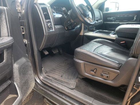Used 2015 RAM 1500 Laramie AWD/4WD image 9