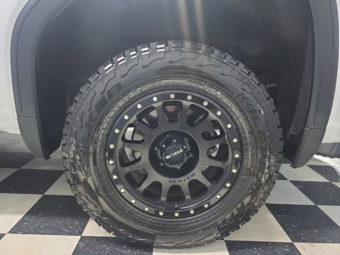 Used 2023 GMC Sierra 1500 Denali AWD/4WD image 24