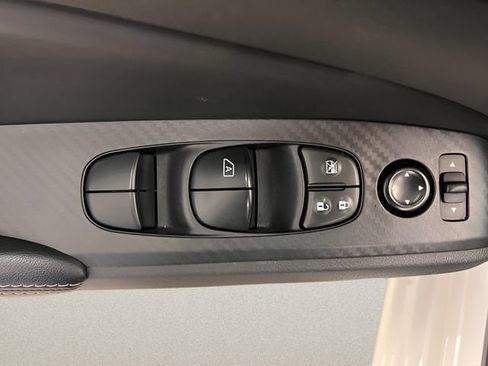 Used 2025 Nissan Altima 2.5 SV FWD image 15