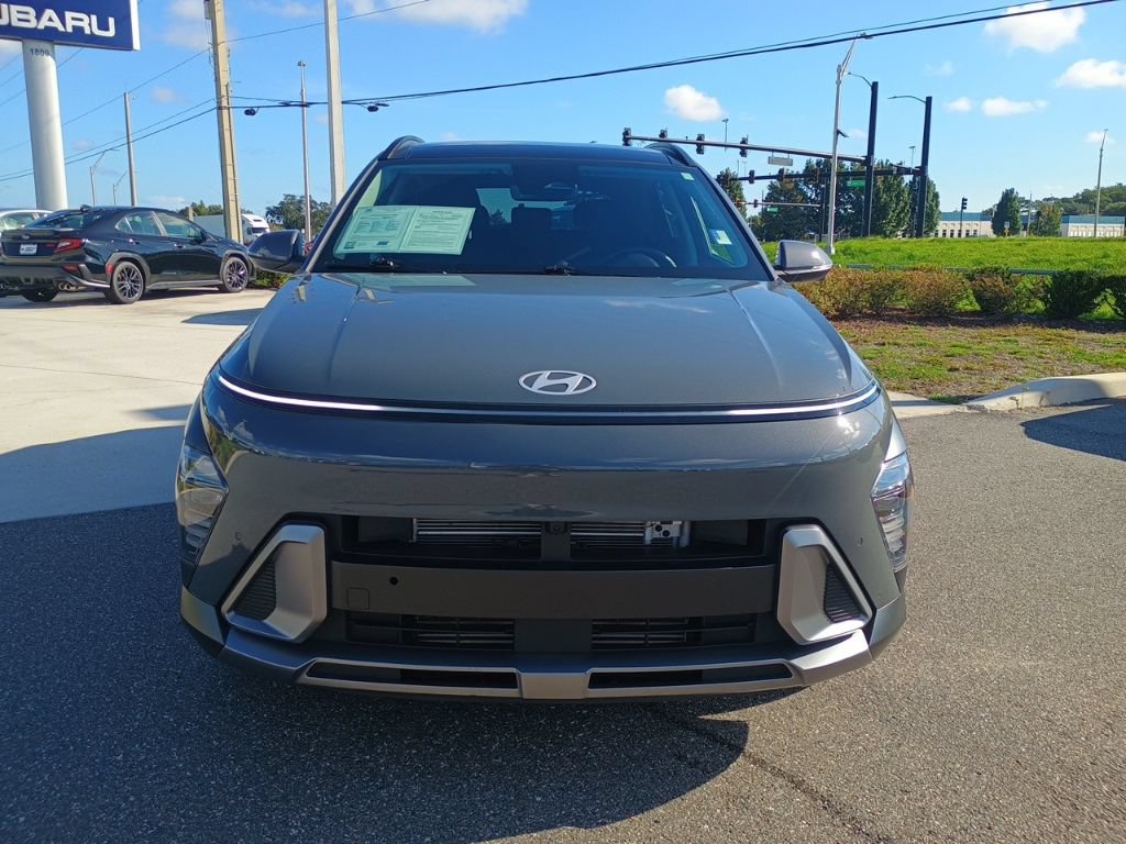 Used 2025 Hyundai Kona Limited FWD image 2