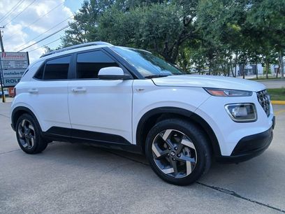 Used 2025 Hyundai Venue SEL