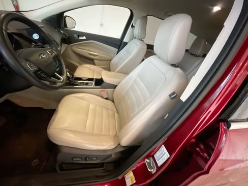 Used 2018 Ford Escape SEL image 11