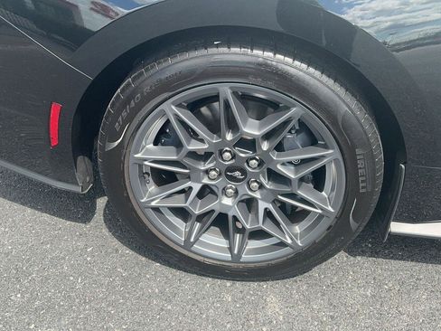 Used 2025 Ford Mustang GT Premium w/ GT Performance Package RWD image 5