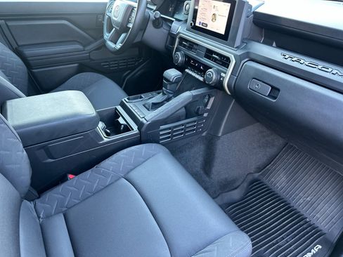 Used 2025 Toyota Tacoma SR image 12