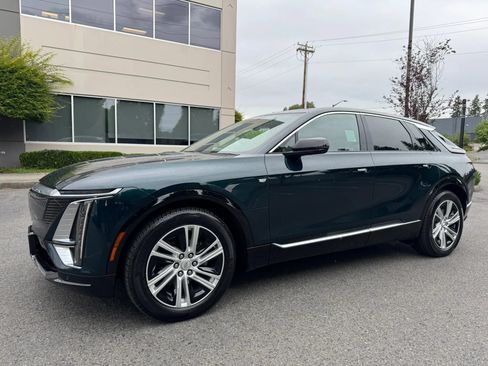 Used 2024 Cadillac Lyriq Tech w/ Driver Assist Package AWD/4WD image 5