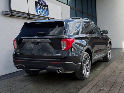 Certified 2024 Ford Explorer XLT w/ Equipment Group 202A AWD/4WD image 3