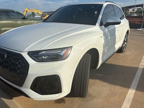 Used 2024 Audi Q5 2.0T Premium Plus w/ Premium Plus Package AWD/4WD image 3
