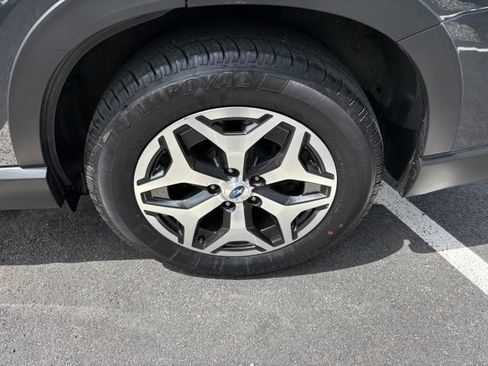 Used 2019 Subaru Forester Premium AWD/4WD image 11