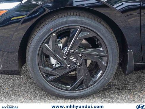 New 2026 Hyundai Elantra SEL Sport FWD image 10
