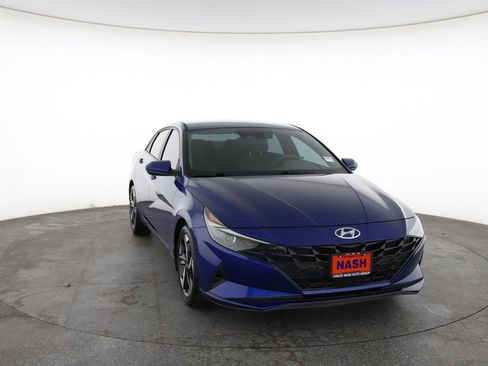 Used 2023 Hyundai Elantra SEL w/ Convenience Package FWD image 3