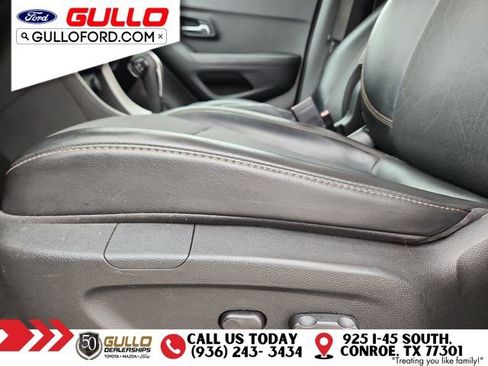 Used 2017 Chevrolet Trax LT w/ LT Convenience Package FWD image 21