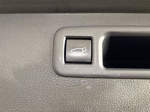 Certified 2025 Toyota Highlander XLE AWD/4WD image 38