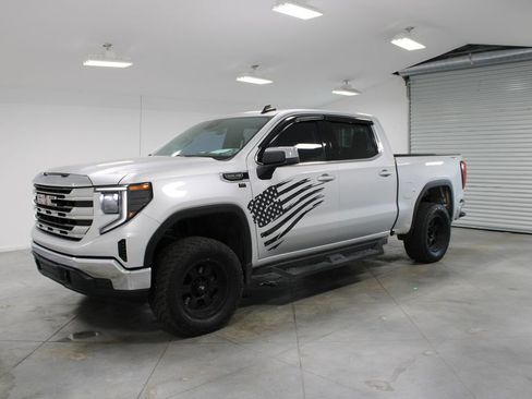 Used 2022 GMC Sierra 1500 SLE image 4