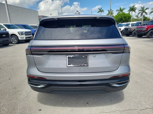 Used 2024 Lincoln Nautilus Premier AWD/4WD image 6