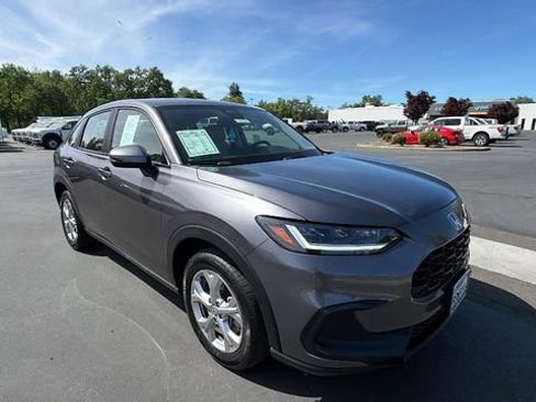 Used 2023 Honda HR-V LX image 2
