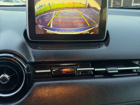 Used 2017 Toyota Yaris iA image 19