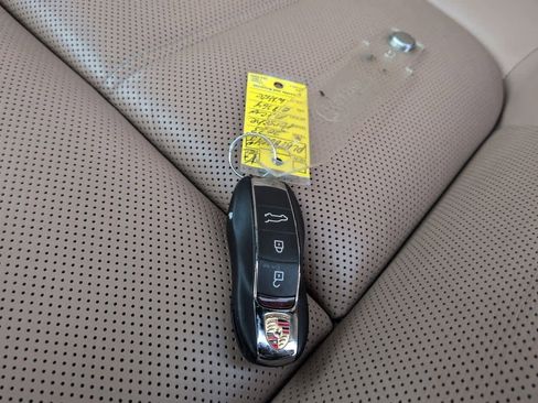 Used 2023 Porsche Macan Turbo image 37