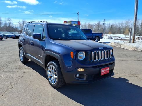 Used 2016 Jeep Renegade Latitude image 8