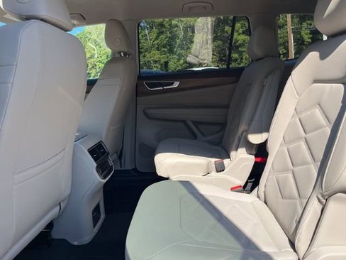 New 2026 Volkswagen Atlas SE image 12