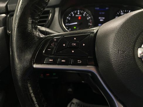 Used 2018 Nissan Rogue SV AWD/4WD image 17