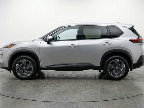 Used 2025 Nissan Rogue SV image 5