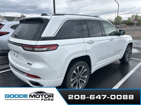 Used 2023 Jeep Grand Cherokee Overland w/ Luxury Tech Group IV image 3