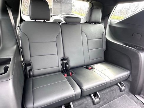 Used 2024 Chevrolet Traverse LT image 22