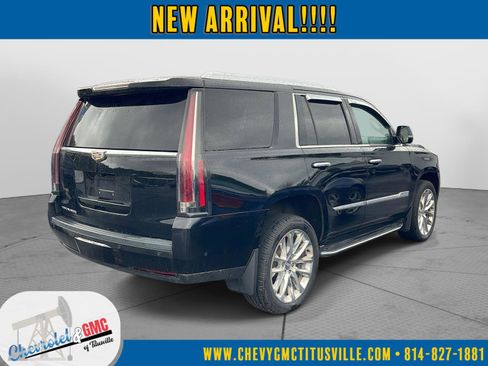 Used 2019 Cadillac Escalade Luxury AWD/4WD image 4