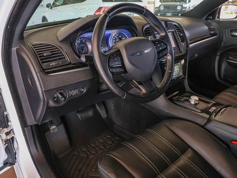 Used 2019 Chrysler 300 S image 11