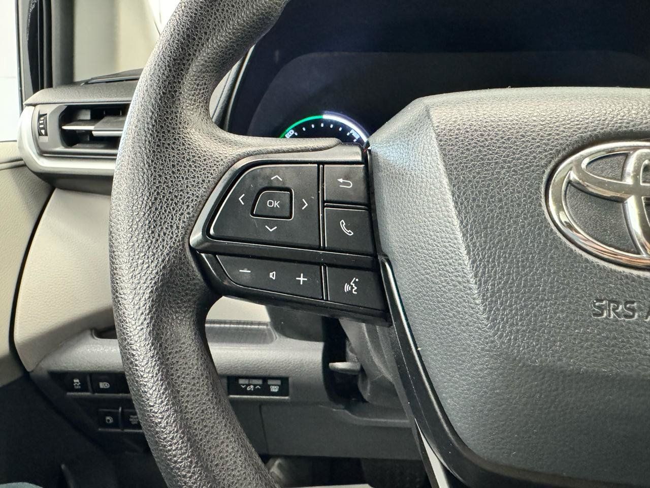 Used 2024 Toyota Sienna LE AWD/4WD image 20
