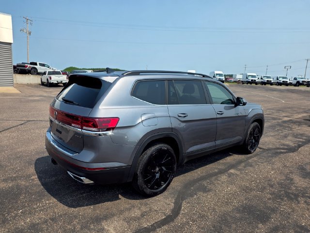 Used 2024 Volkswagen Atlas SE AWD/4WD image 7